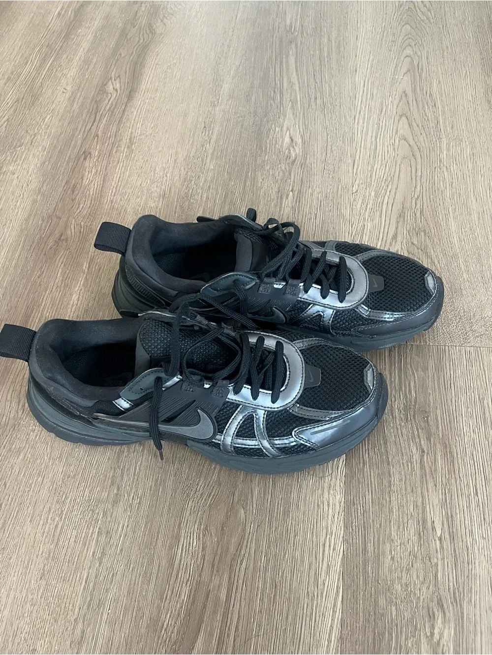 Nike Men’s Black Low-Top Training Sneakers